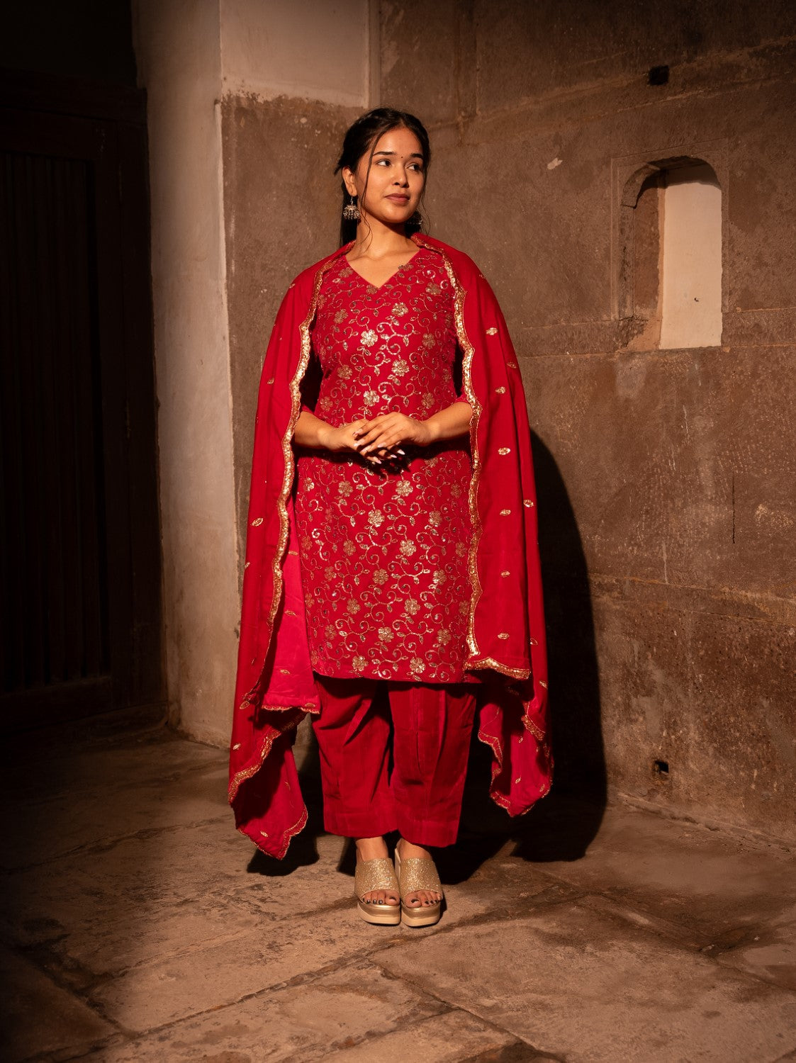 Image of Ruhi Pink Velvet Set