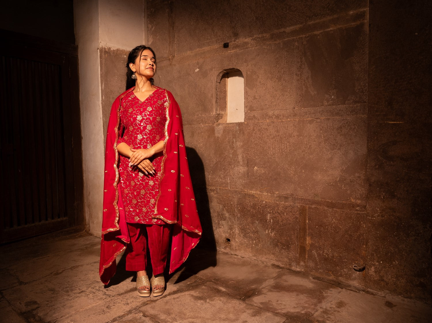 Image of Ruhi Pink Velvet Set