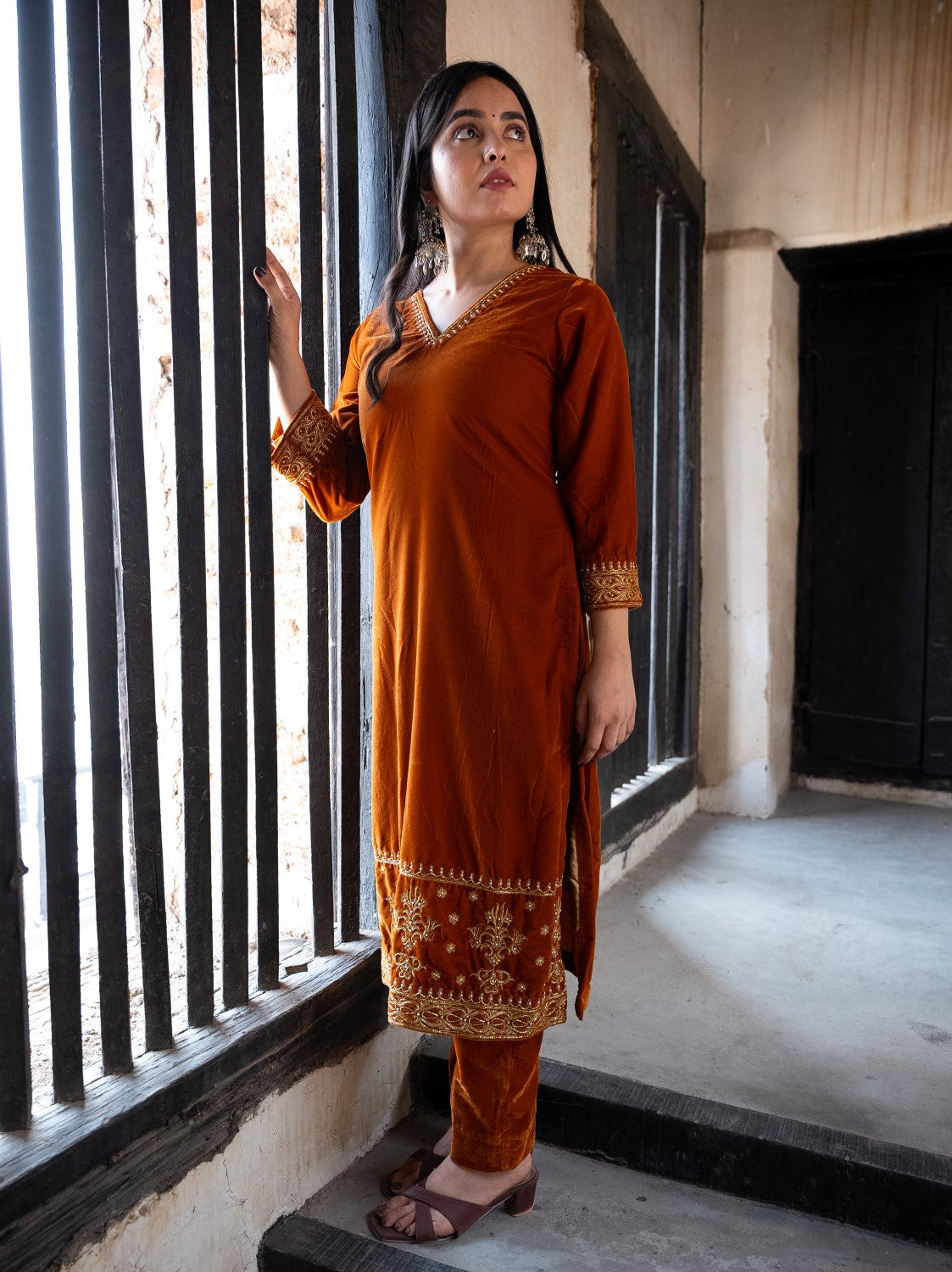 Image of Zoya Velvet Kurta Set