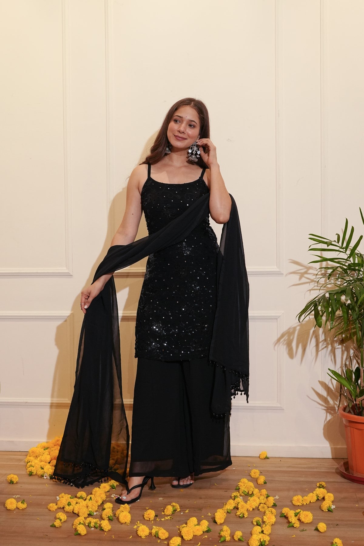 Image of Black Sleeveless Kurta Set